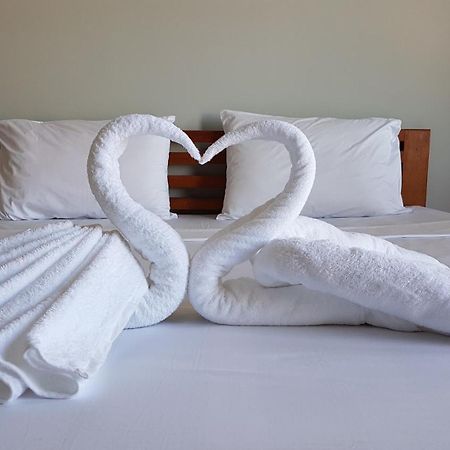 קמפוט Two Moons Resort מראה חיצוני תמונה