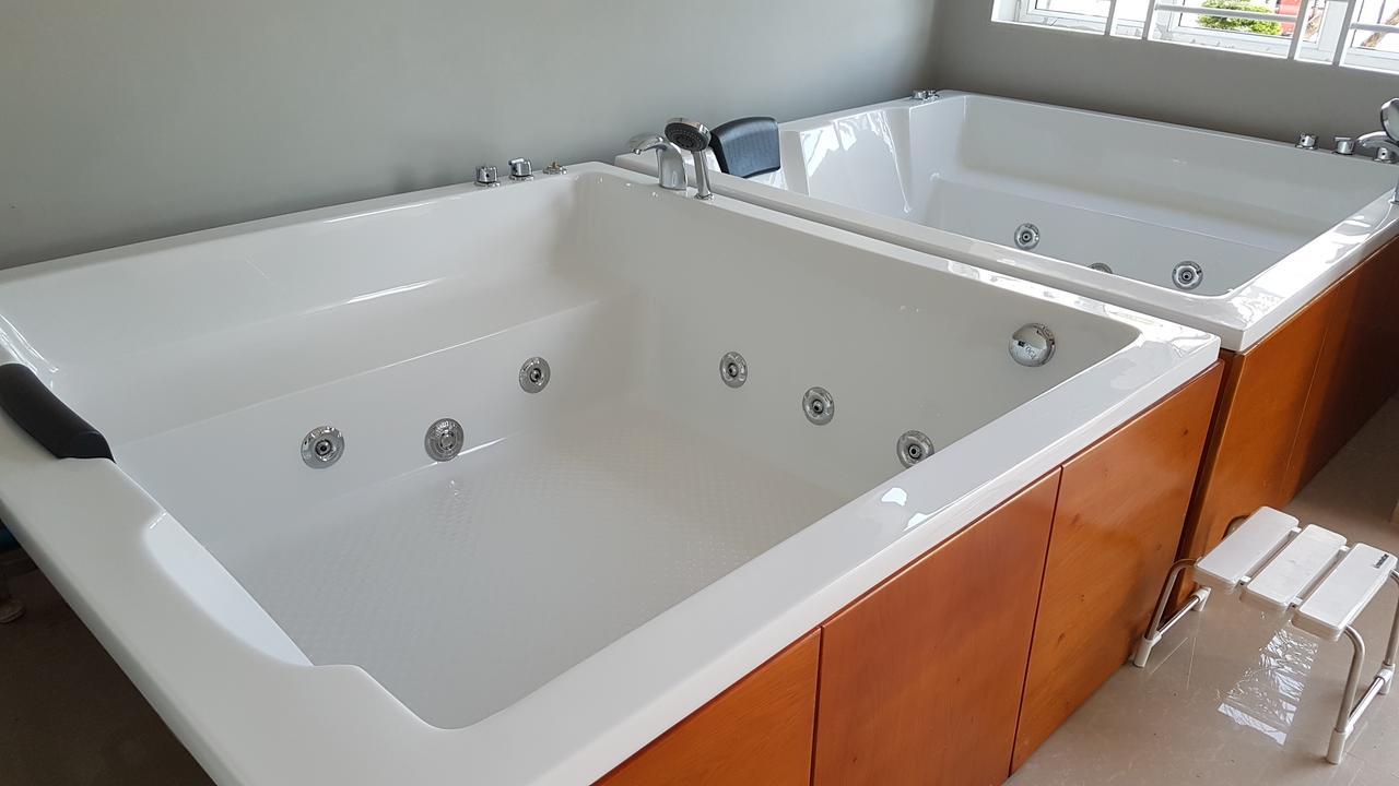קמפוט Two Moons Resort מראה חיצוני תמונה