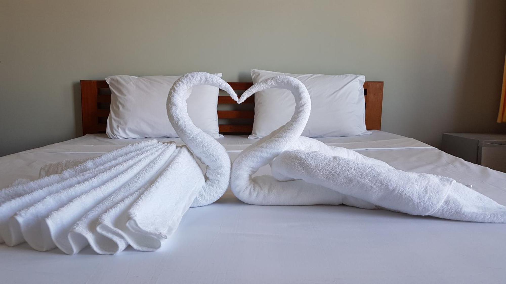 קמפוט Two Moons Resort מראה חיצוני תמונה